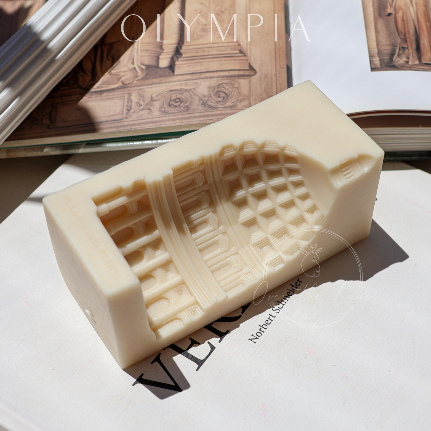 Pantheon Candle