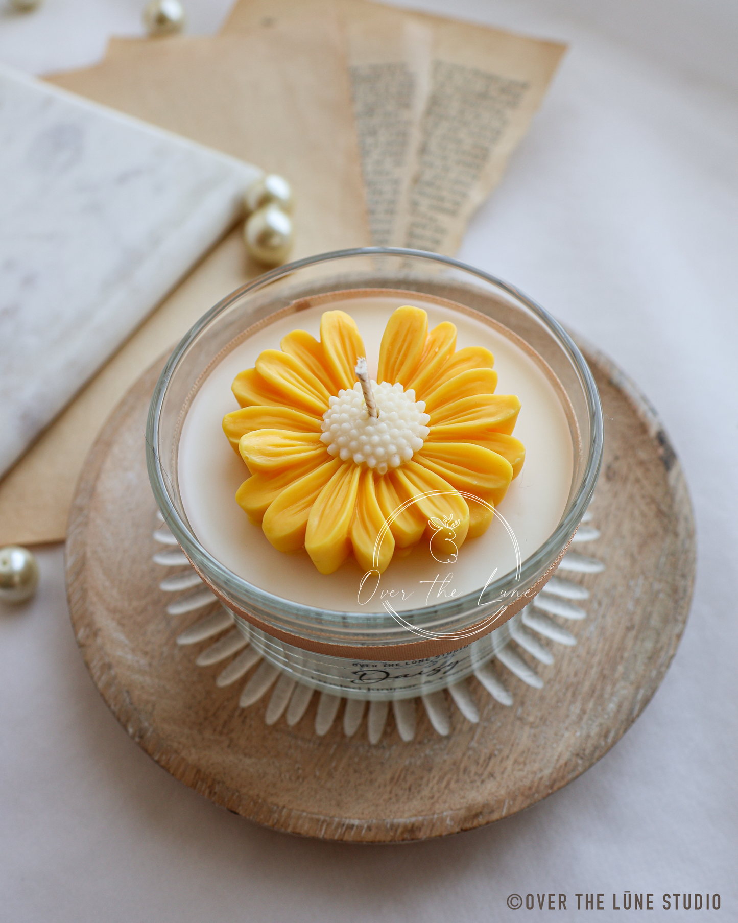 Daisy Clear Glass Jar Candle