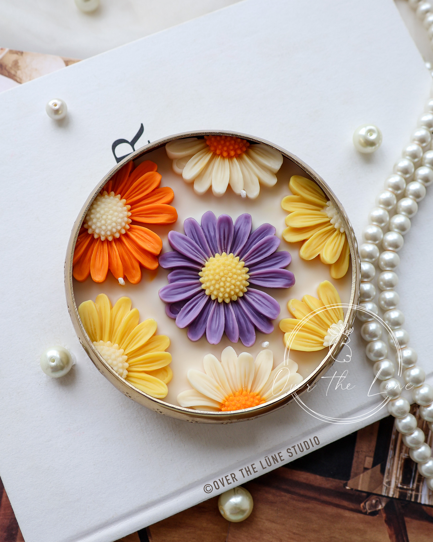 Floral Daisy Urli Candle