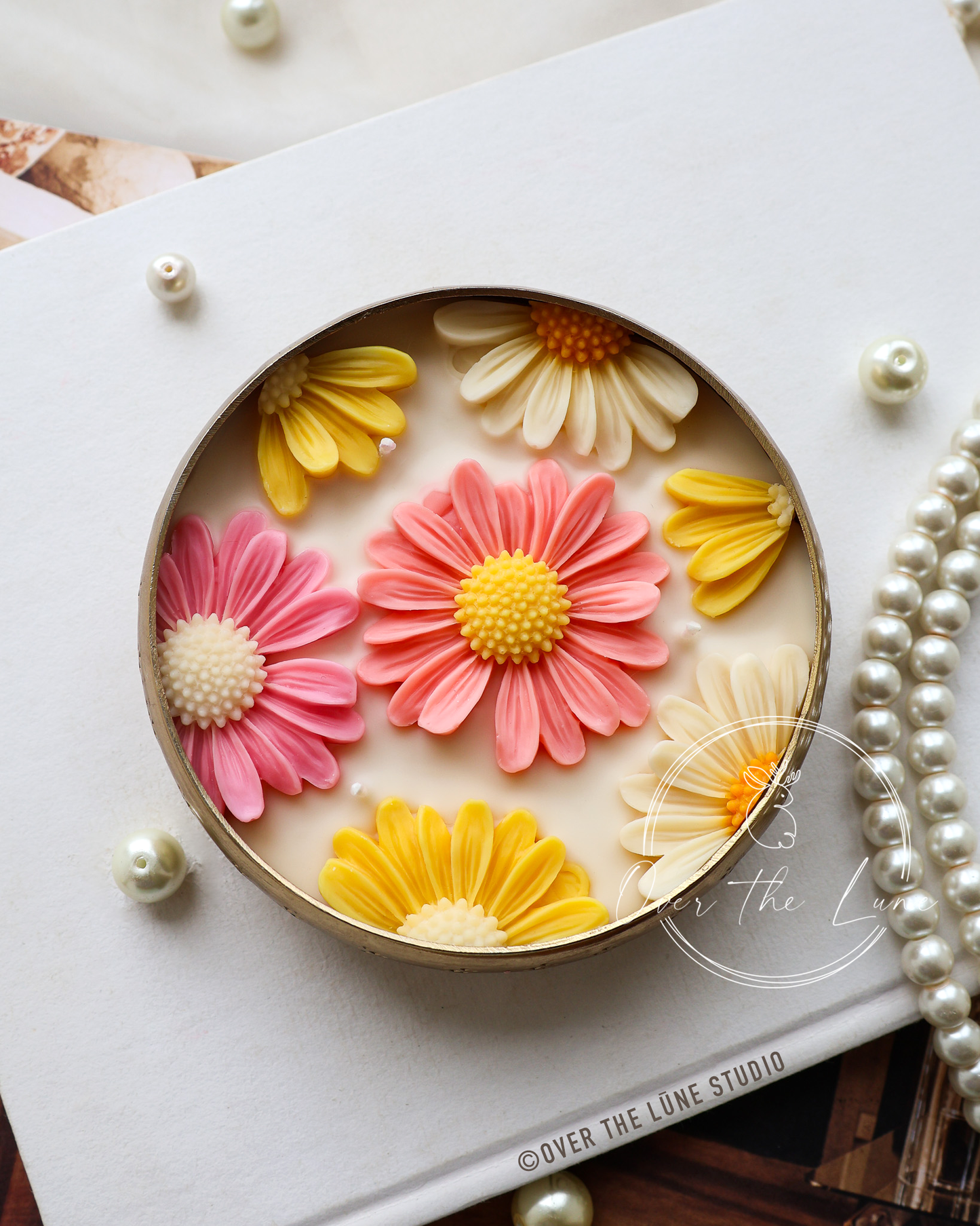 Floral Daisy Urli Candle