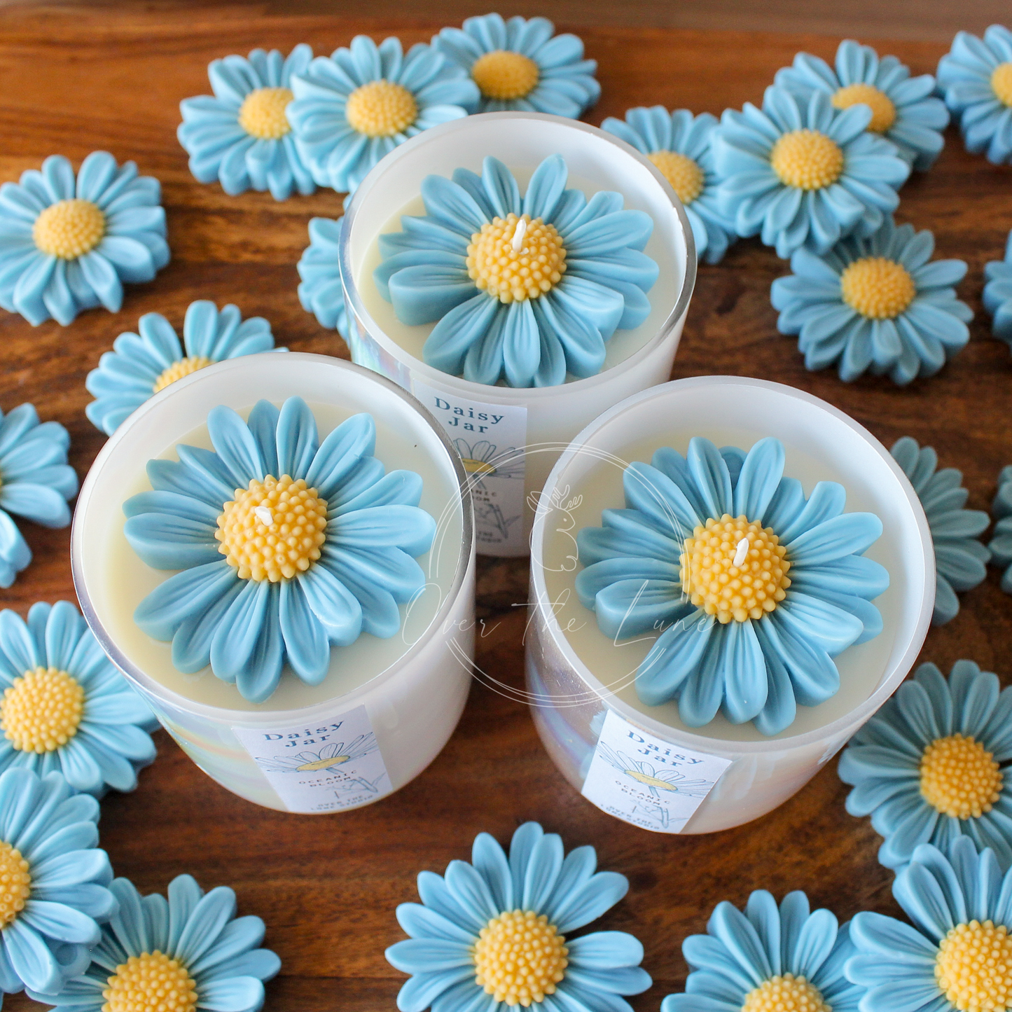 Daisy Luster Glass Jar Candle with Premium Gift Box