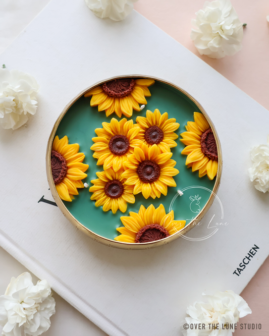 Sunflower Lush Urli Candle